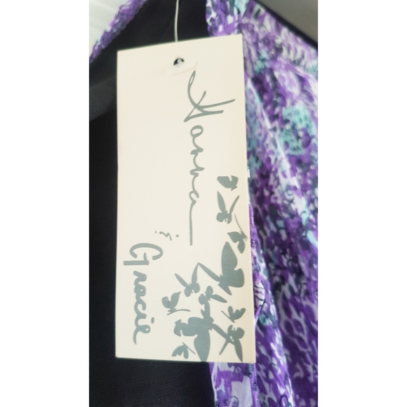 Hanna & Gracie Black and Floral Skirt - Picture 3 of 3